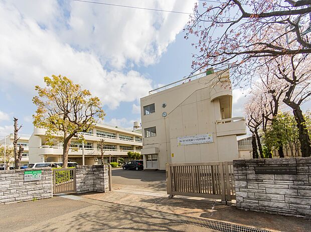 横浜市立菅田中学校　1500m　徒歩19分。中学生の体力づくりにはぴったりの距離かもしれませんね。 