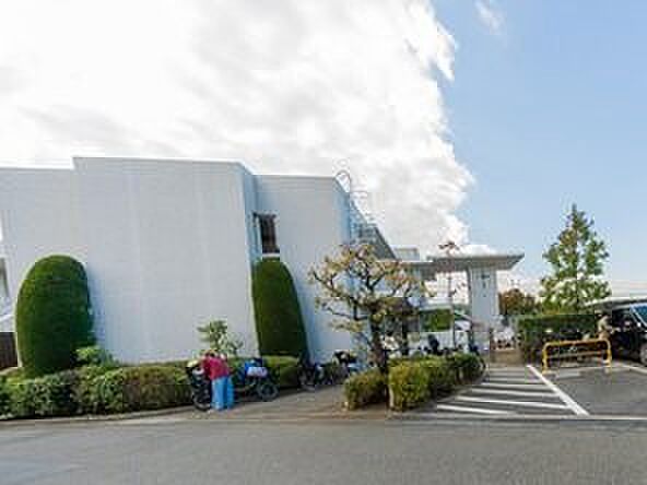 田園江田幼稚園　1000m　朝登園してからこどもが「何をして遊びたいか」「自由遊び」の時間を保育の中心にしています。   