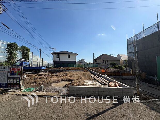 良質な環境に暮らす永住の邸がここに誕生します。(2026年10月撮影)