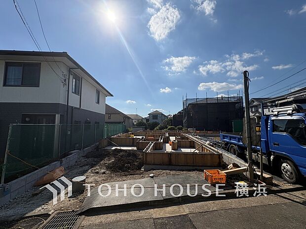 暖かな陽光と爽やかな風がハーモニーを奏でる上質な空間を愉しむ暮らし。(2026年10月撮影)