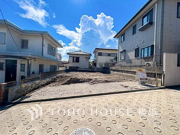 良質な環境に暮らす永住の邸がここに誕生します。(2026年10月撮影)