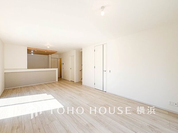 集いの場、憩いの場としての快適性を求めたやすらぎの空間です。