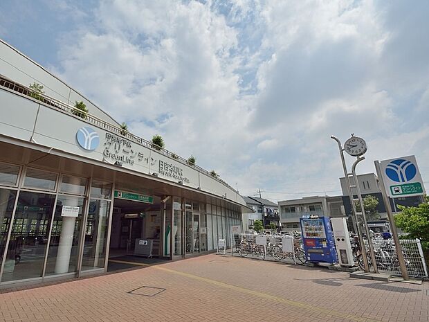 日吉本町駅（グリーンライン）　600m　穏やかな駅前から東へと5分ほど歩くと昔ながらの商店街の建ち並ぶ風情あるエリアが広がります。 