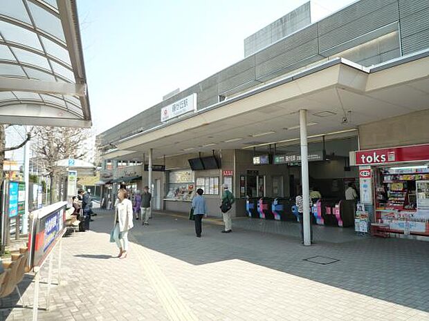 東急田園都市線「藤が丘」駅　1520m　「渋谷」駅までは途中急行乗り換えで約28分！乗り換えなしのアクセスも可能です。 