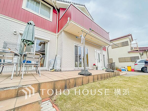 大空と眺望を心ゆくまで楽しめます。広々としたオープンエア空間が開放感あふれる毎日を演出。