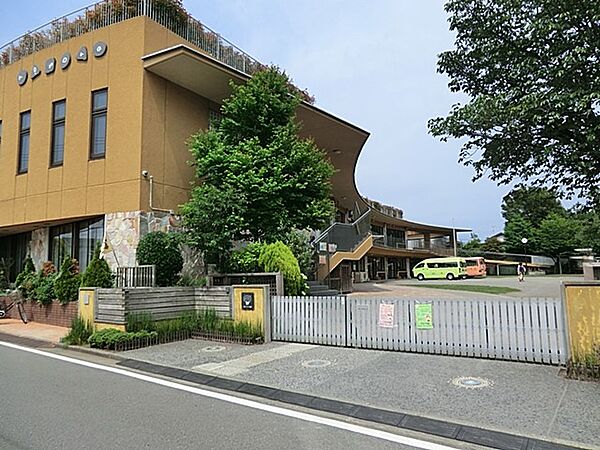 広田幼稚園　450m　子どもたちにとって、安全で楽しく快適な幼稚園。毎日元気な歌声と笑顔が輝いています。