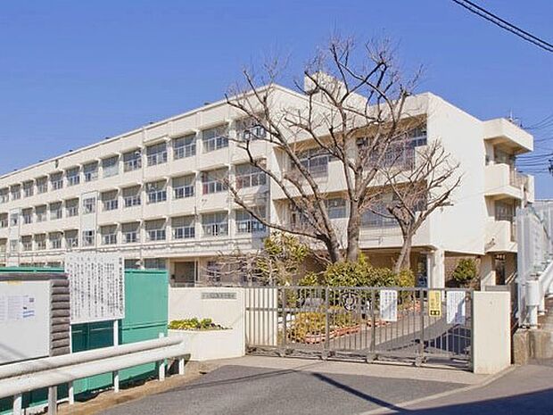 横浜市立篠原中学校　850m　 
