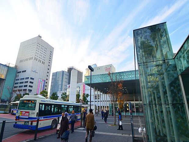 川崎駅　1040m　東海道線、京浜東北線、南武線がご利用できます。都内へも横浜へもアクセス良好です。 