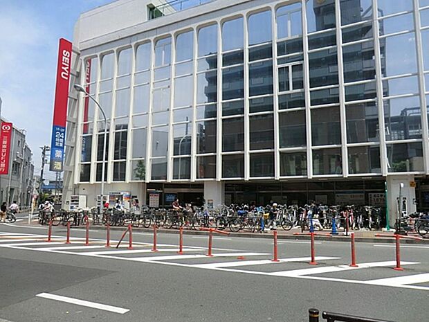 西友武蔵新城店　950m　一年中お休みの日が無い、いつでも頼りになるスーパーです。駐車場は16台。 