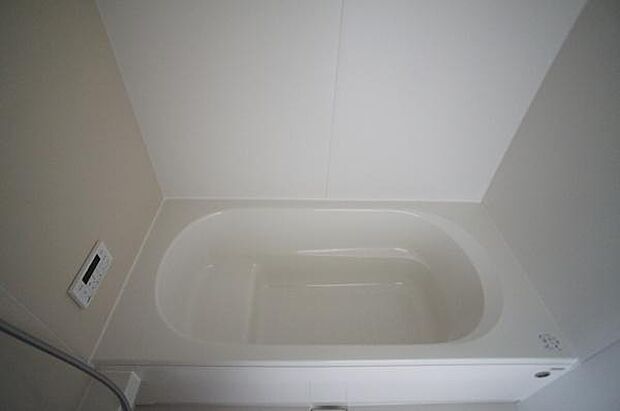 浴槽内の腰掛スペースで半身浴を。