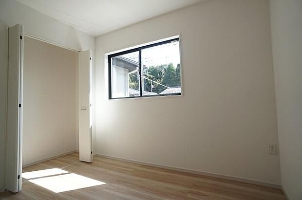 クローゼット付洋室5，2帖。