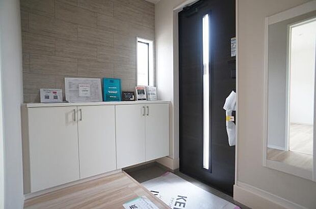 ＴＶモニター付きインターホンが完備。