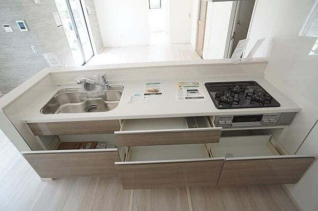 たっぷり入るスライドキャビネット。