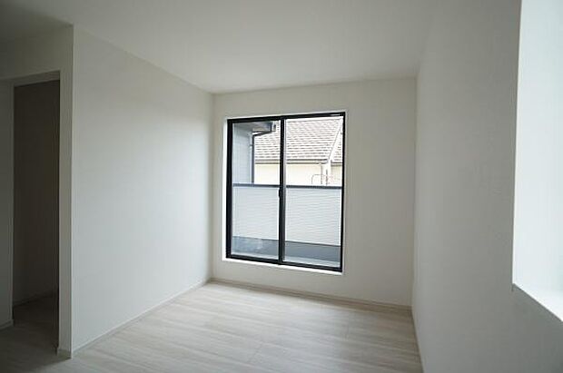 2面彩光のお部屋です。