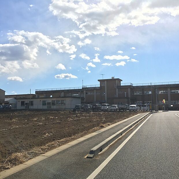 土浦市立上大津東小学校まで300m