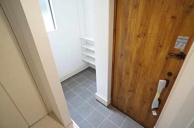 SICで玄関スッキリ。