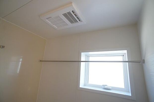 換気乾燥機付きで快適に。