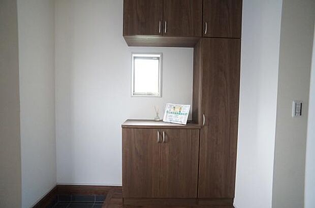 容量大のシューズボックス。