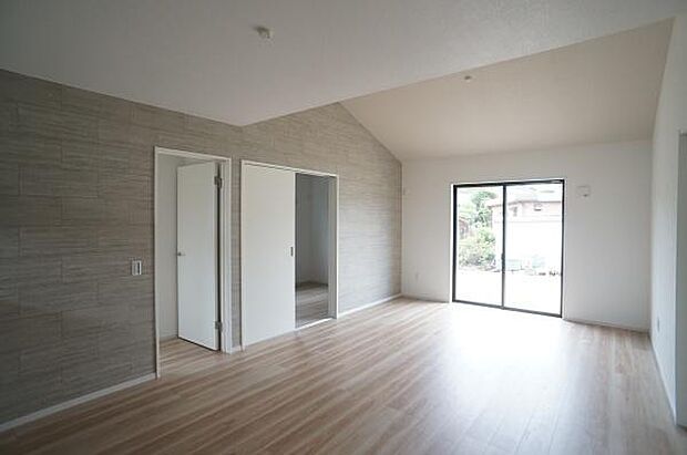 アクセントクロスもお洒落に感じられます。