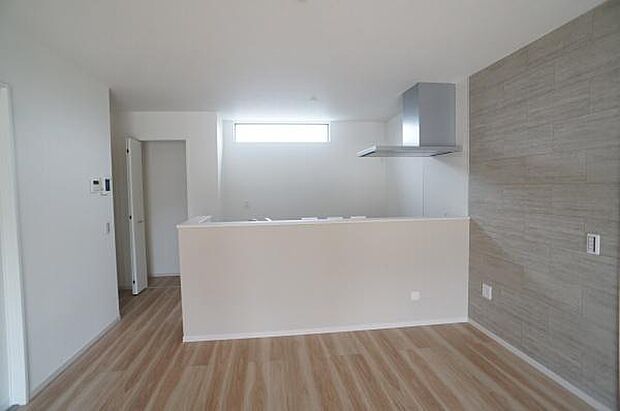 ご家族との会話も弾むダイニング。