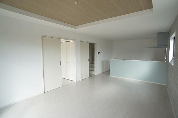 隣り合う洋室とも一体感が有ります。