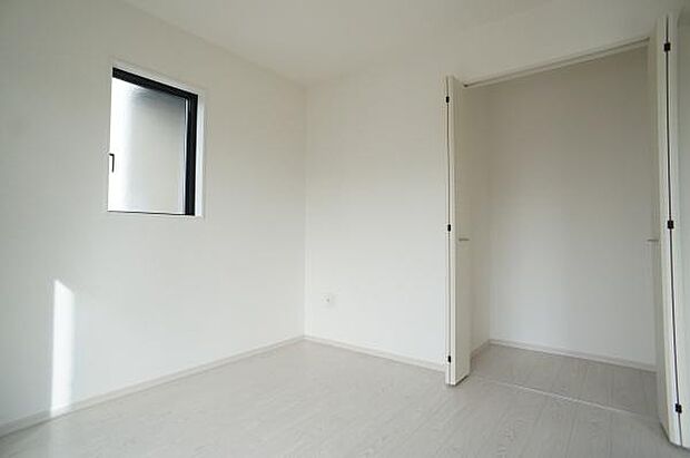 1階、洋室4，8帖。