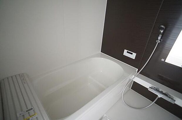 一日の疲れを癒す浴室。