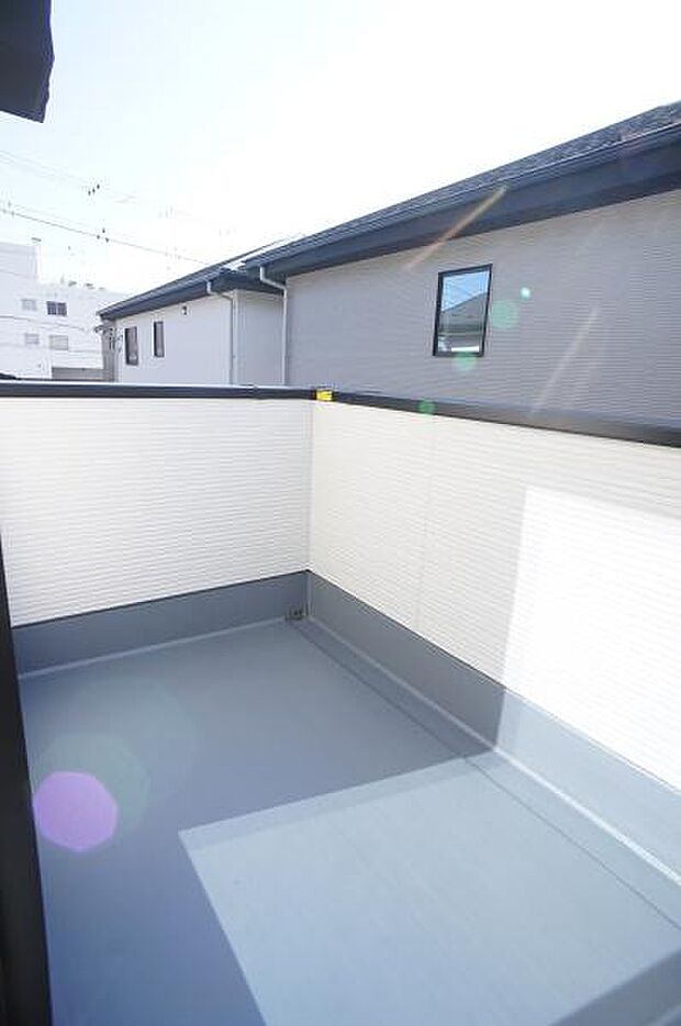 物干し金物付きワイドバルコニー。