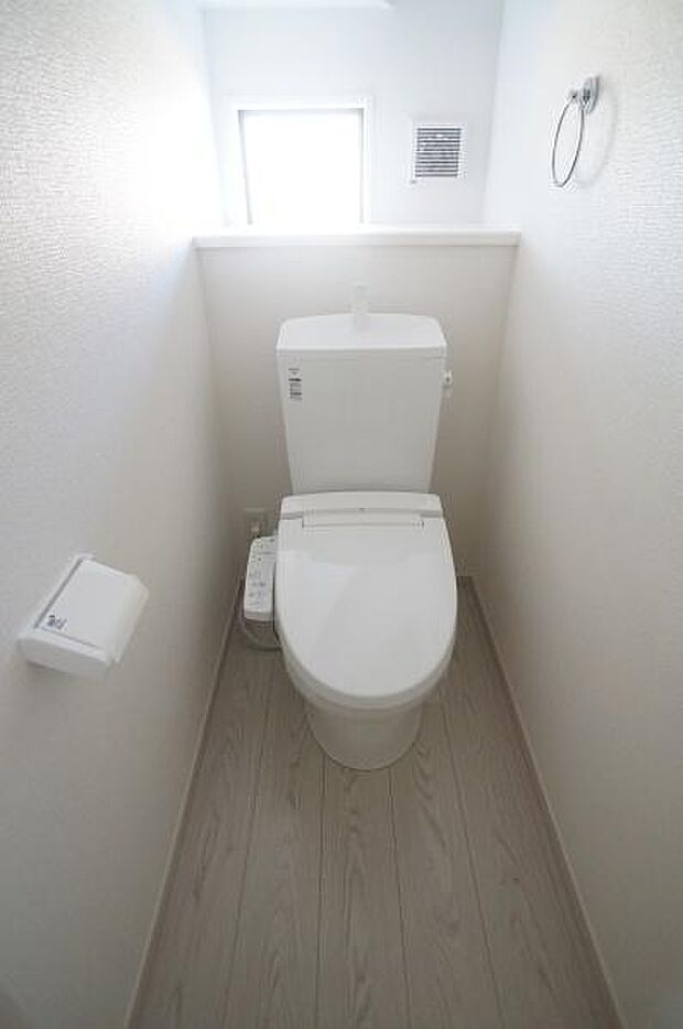 1階、2階に有る温水洗浄便座。