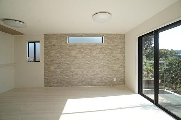 くつろぎ時間を演出するアクセントクロス。