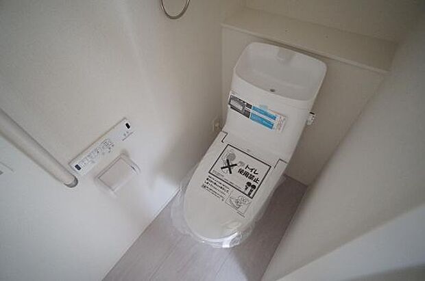 1階、2階共にシャワートイレです。