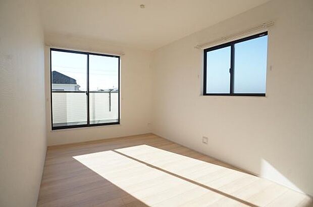 陽射したっぷりのお部屋。