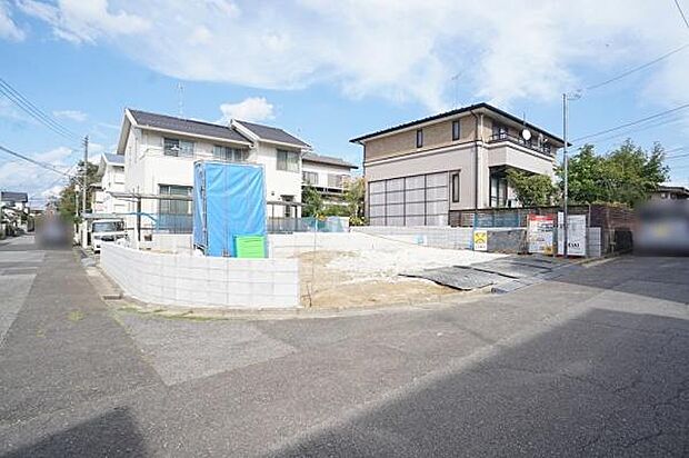 南側5，9ｍ、西側5，9ｍ公道に接道。