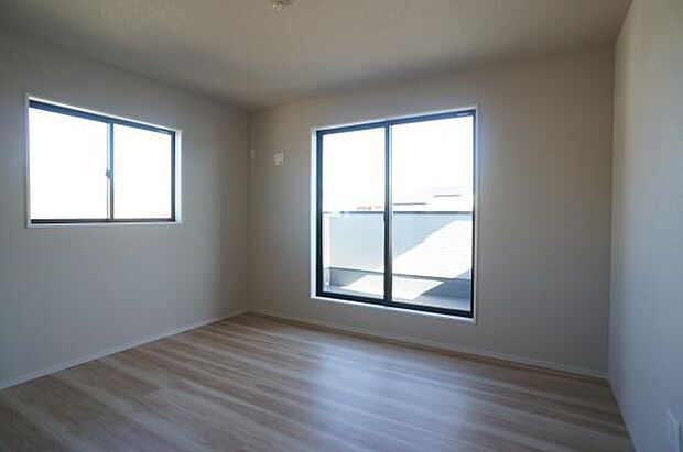 バルコニーとつながるお部屋。