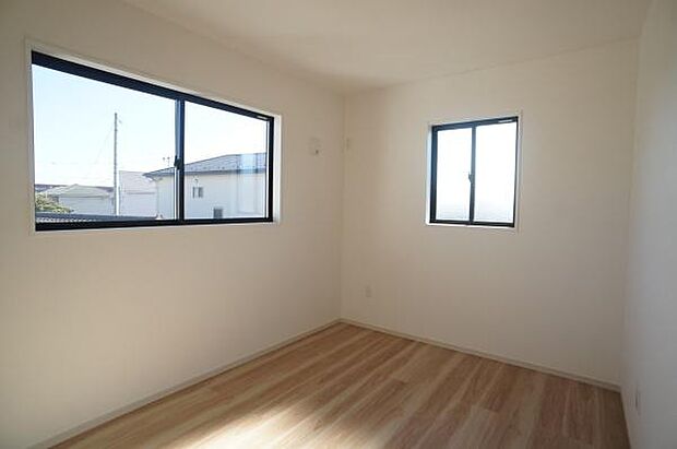 やさしい風合いのフローリング。