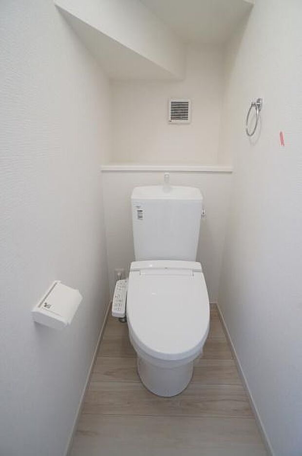 温水洗浄便座で快適です。