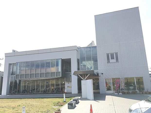 取手市立ふじしろ図書館まで1490m