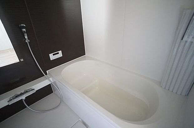 外からの視線を気にすることなく入浴を。