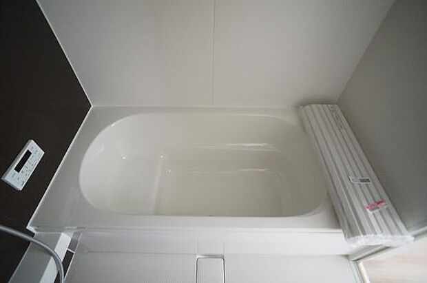 浴槽内の腰掛スペースで半身浴を。