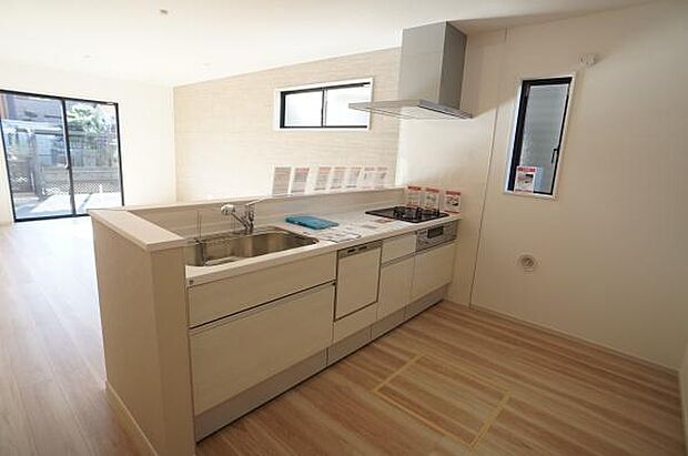 自然にお手伝いが出来そうなキッチン。