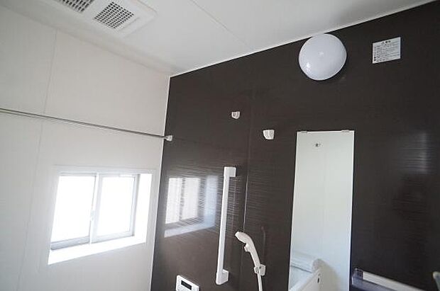 浴室乾燥機付きで快適に。