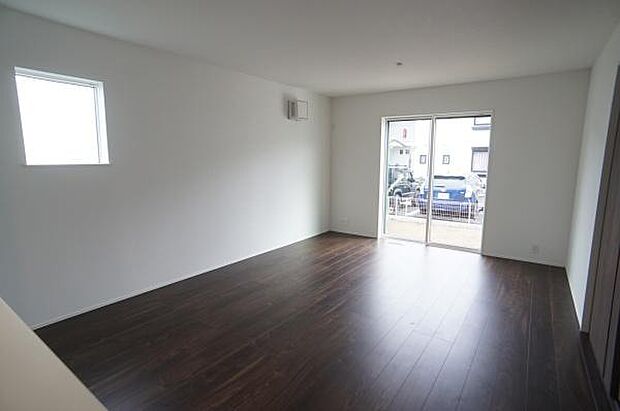 南から陽光注ぐ陽だまり空間。