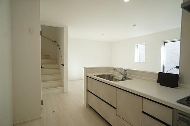 家族を繋ぐリビングイン階段。