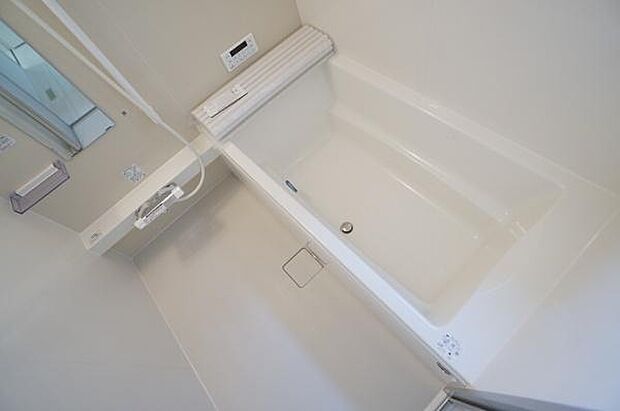 明るいお風呂で楽しいバスタイム。