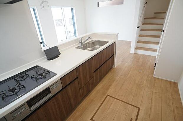 家族を繋ぐリビングイン階段。