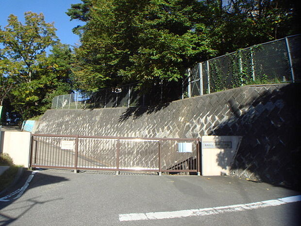 取手市立取手小学校まで1195m