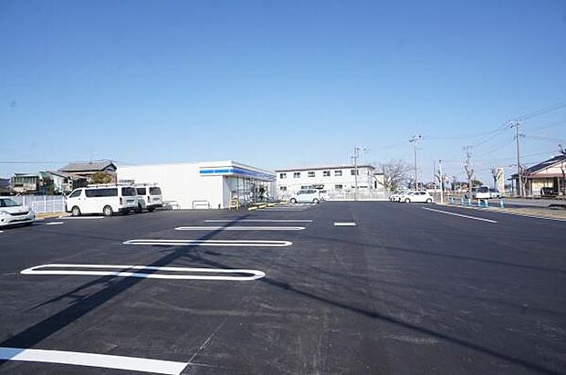 ローソン取手青柳店まで700m