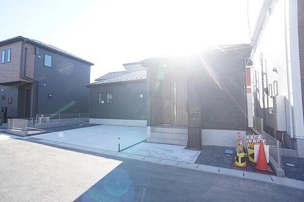 並列駐車2台可能です。