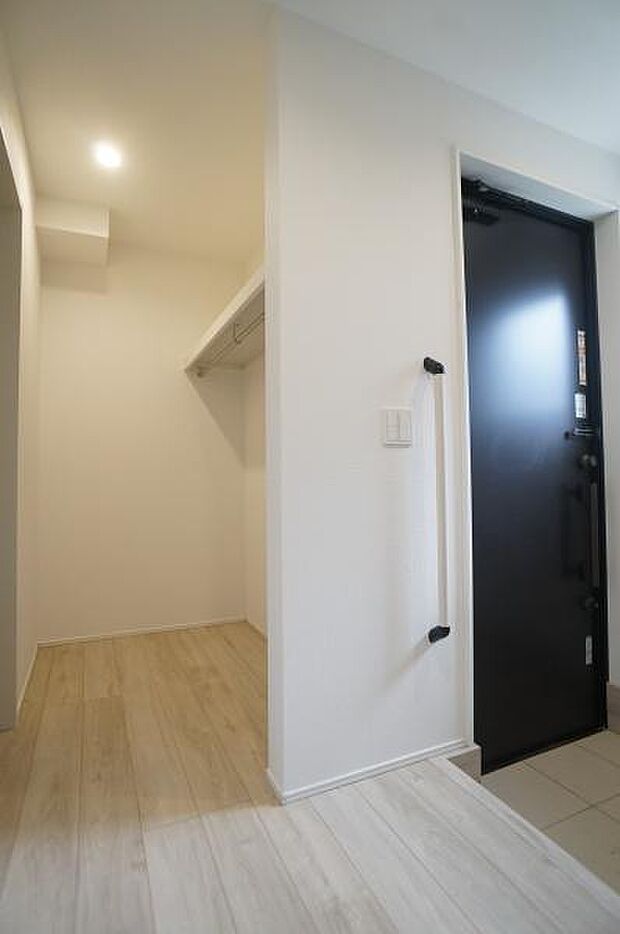 玄関ホールに有るファミリークローク。