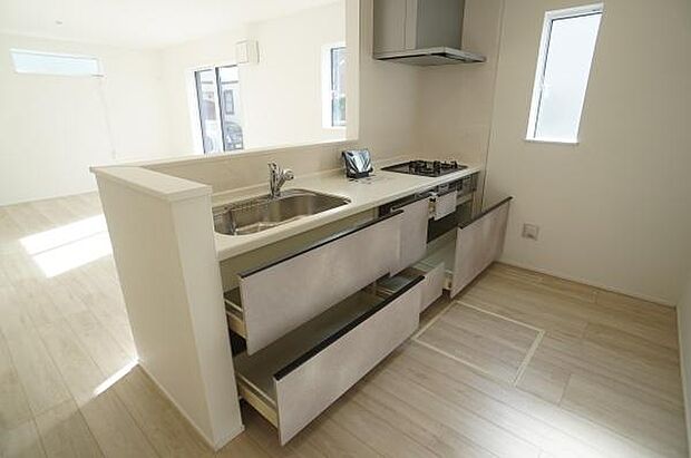 スライド収納にたっぷりと。